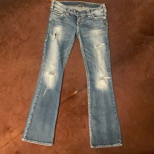 Silver jeans. Tuesday style. 29x33. Distressed.